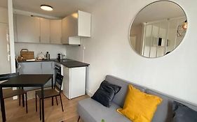 Superbe Studio Avec Parking Gratuit Sur Place